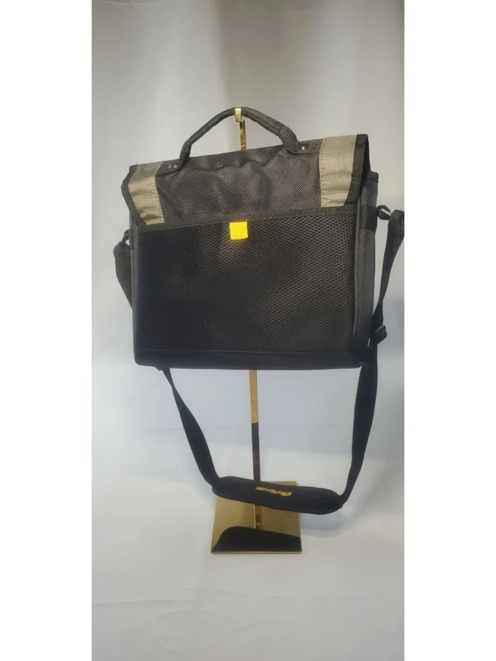 Targus Black Olive Nylon Messenger Bag Laptop Case Shoulder Bag Work Travel